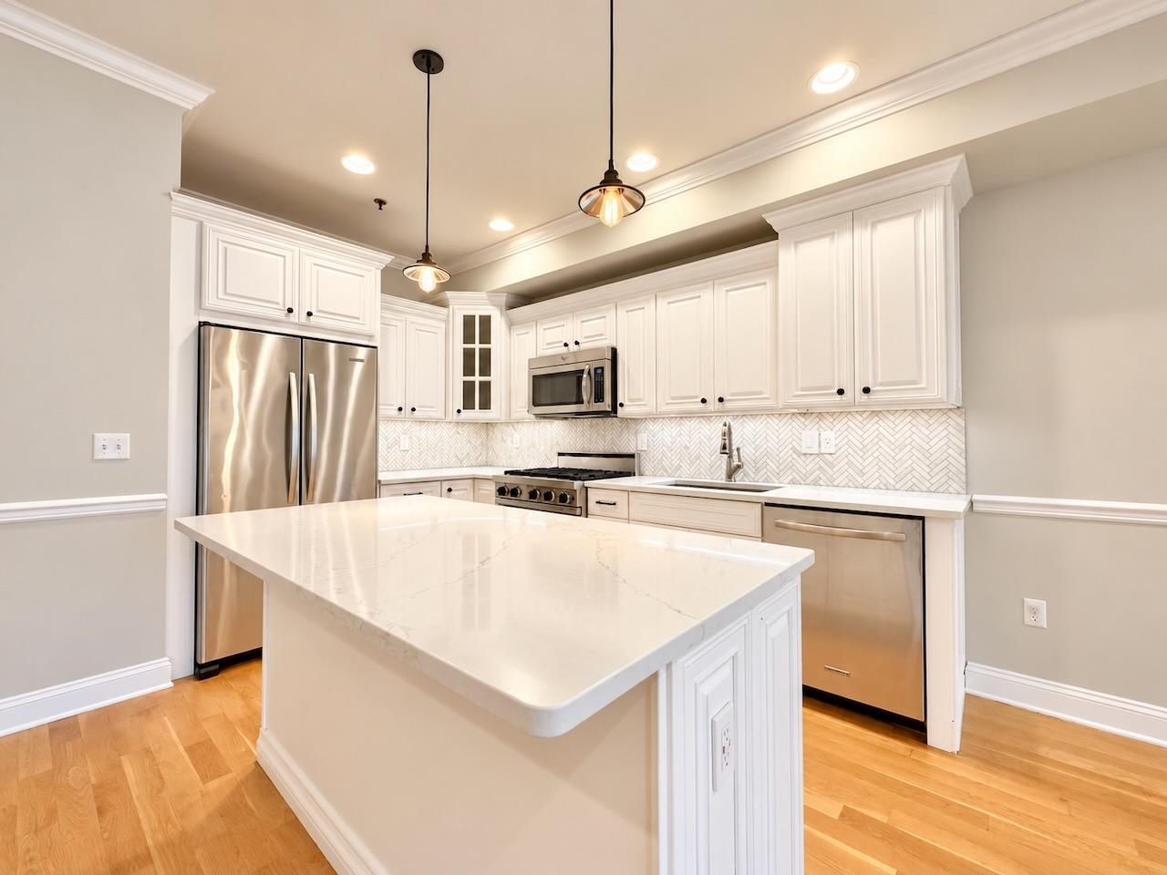 514 ADAMS ST Unit: 4