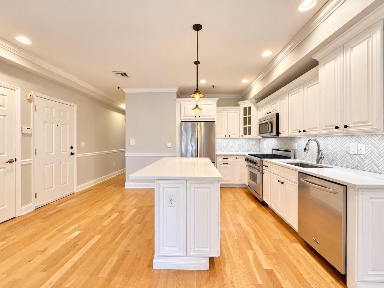 514 ADAMS ST Unit: 4