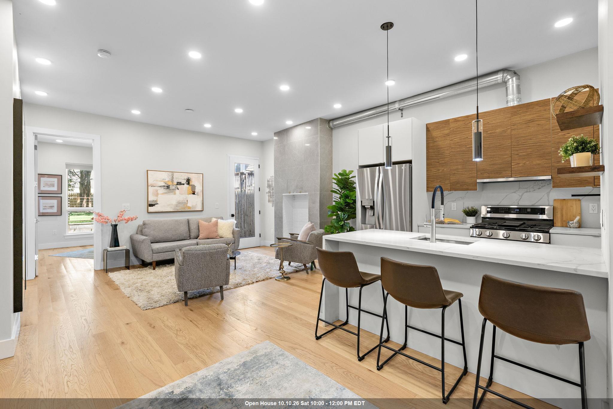 176 GRIFFITH ST Unit: 1