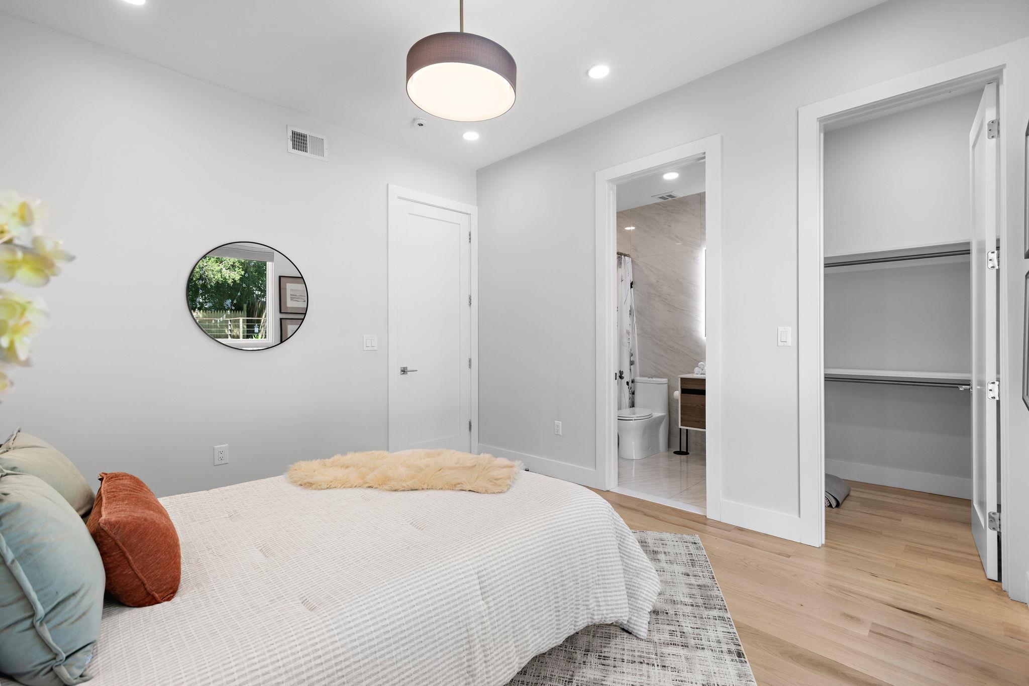 176 GRIFFITH ST Unit: 1