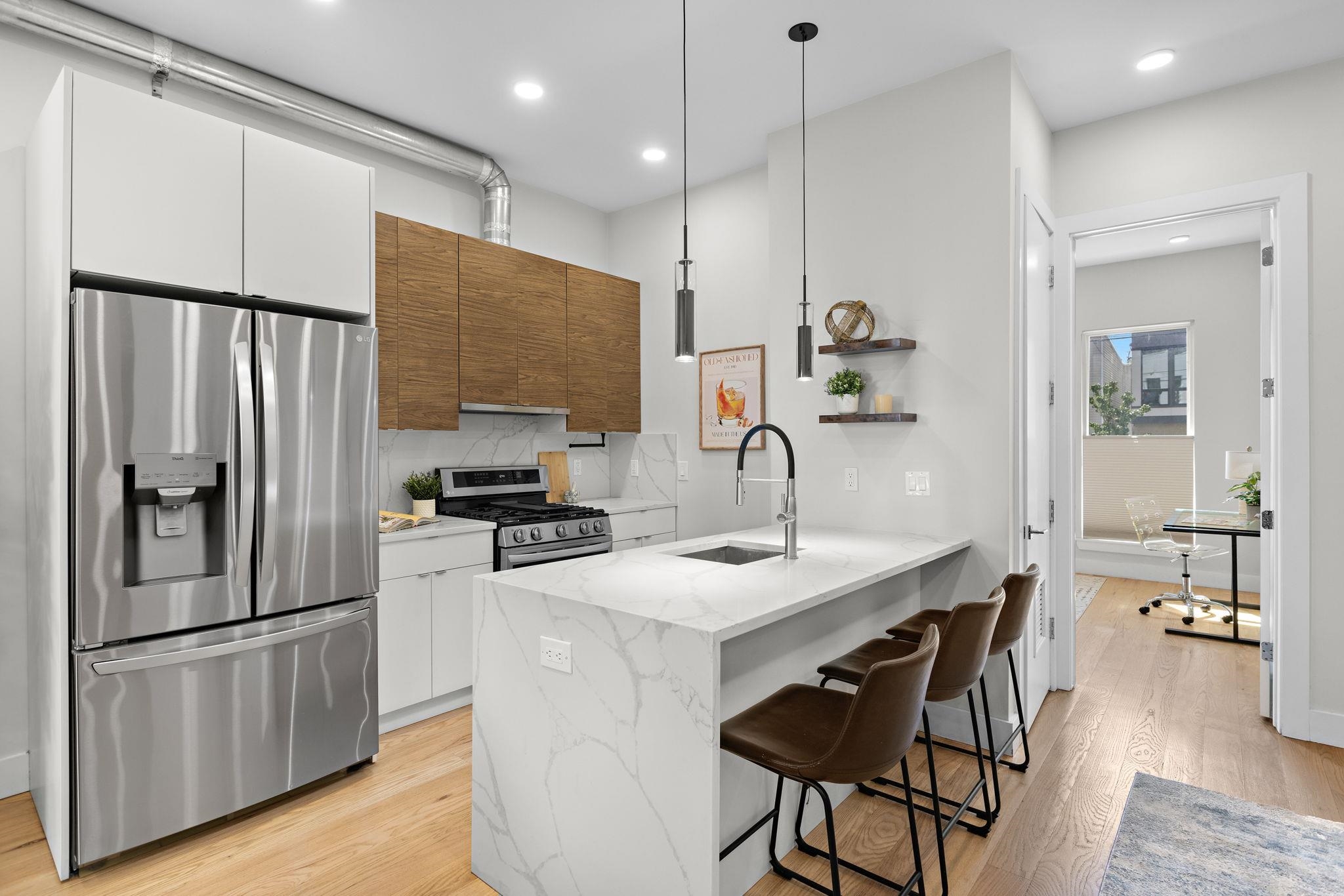 176 GRIFFITH ST Unit: 1