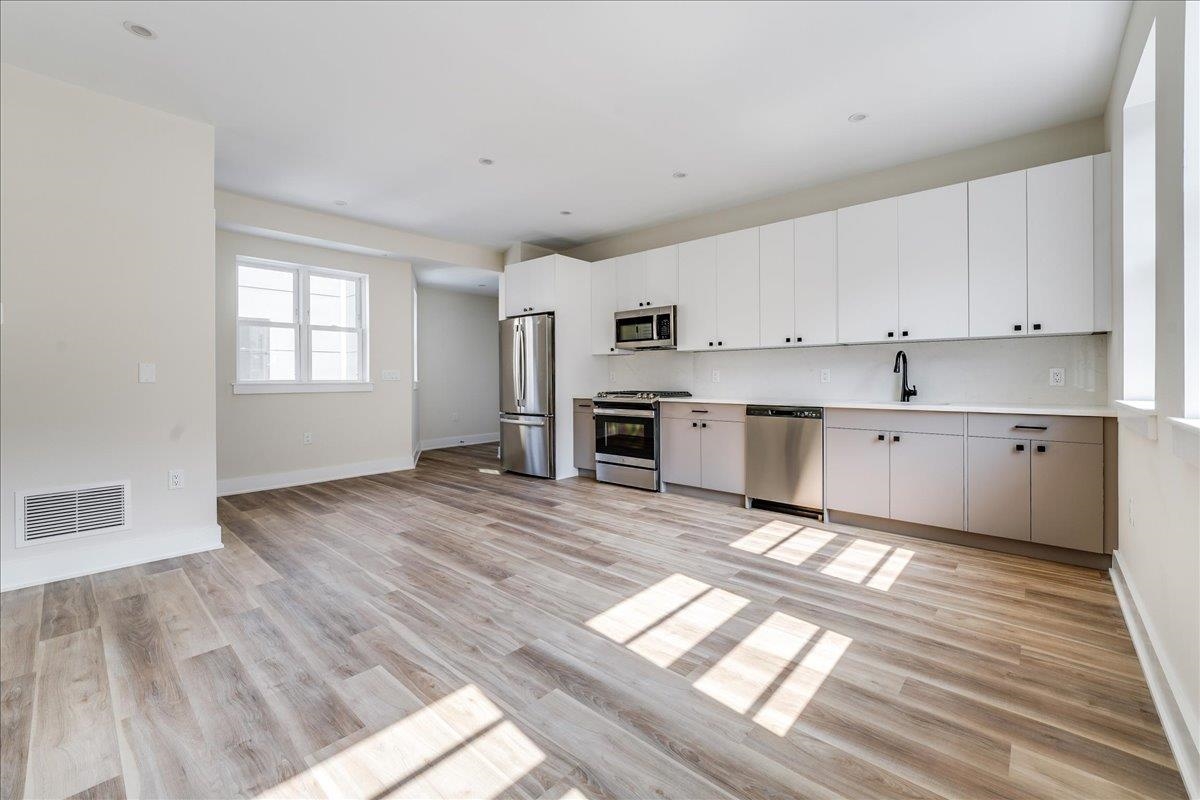 237 WASHINGTON ST Unit: 205