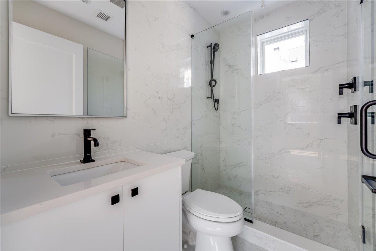 237 WASHINGTON ST Unit: 205