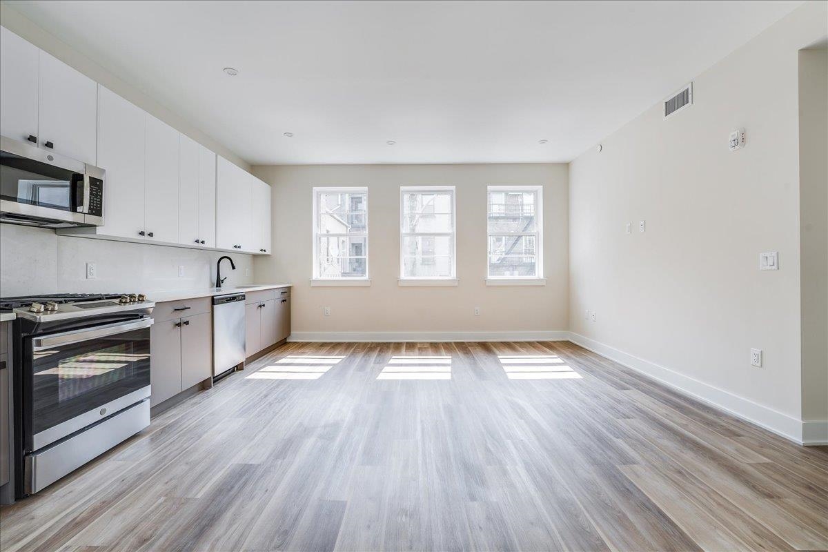 237 WASHINGTON ST Unit: 205