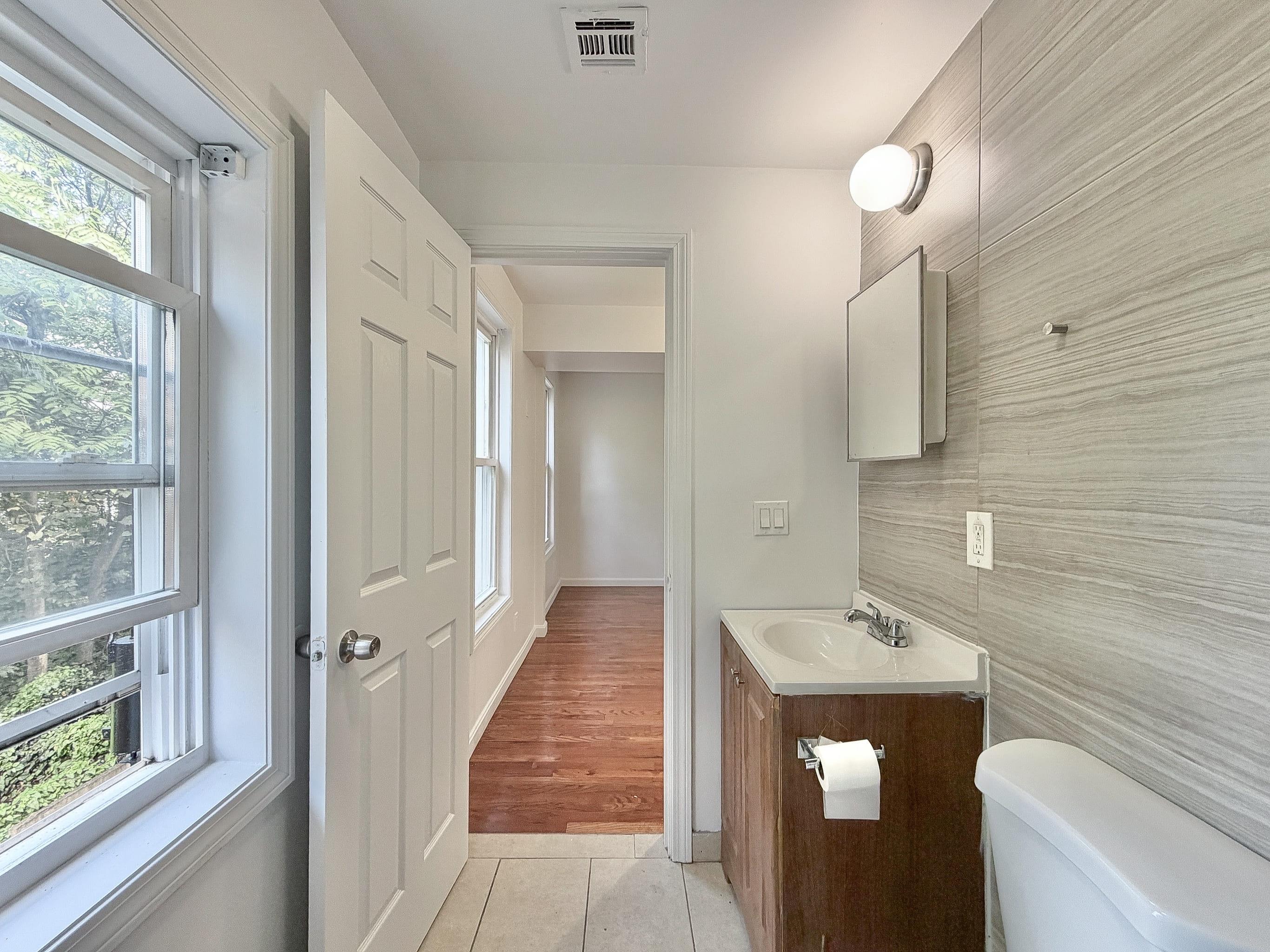 195 WEBSTER AVE Unit: 2