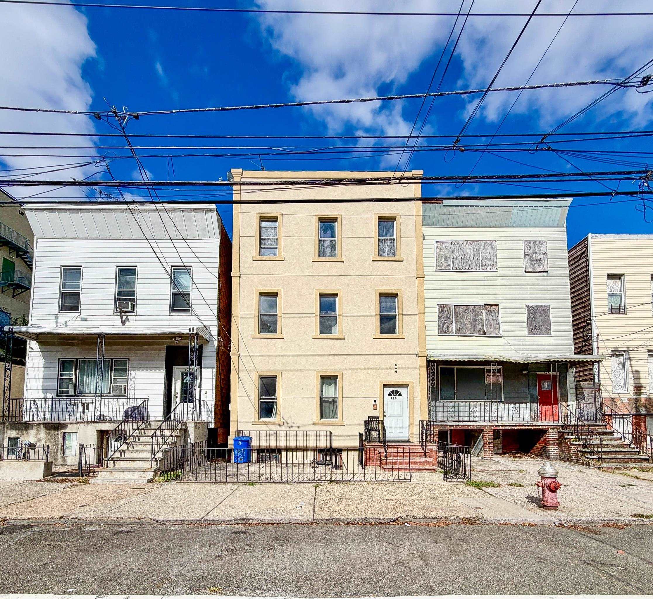 195 WEBSTER AVE Unit: 2