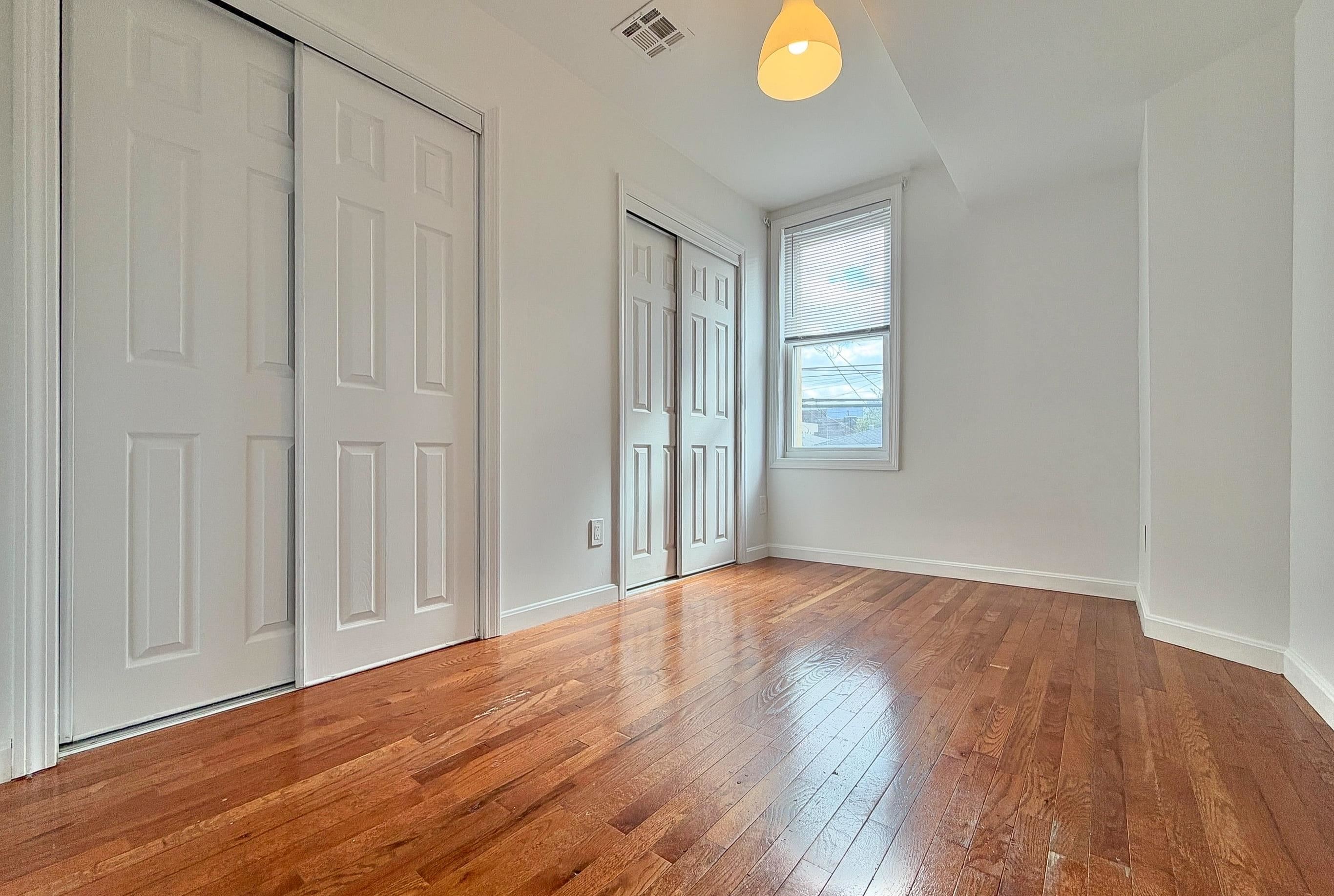 195 WEBSTER AVE Unit: 2