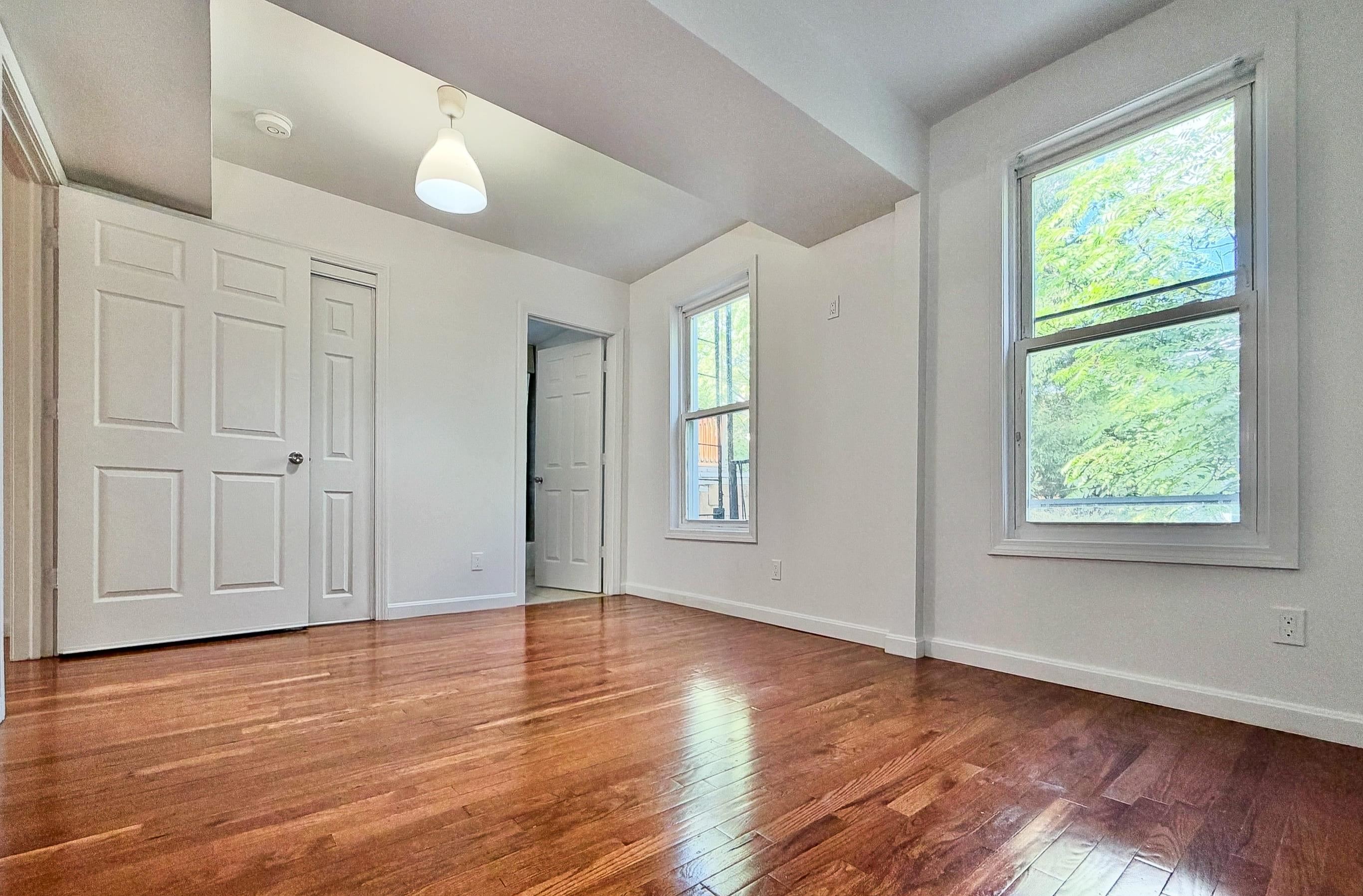 195 WEBSTER AVE Unit: 2