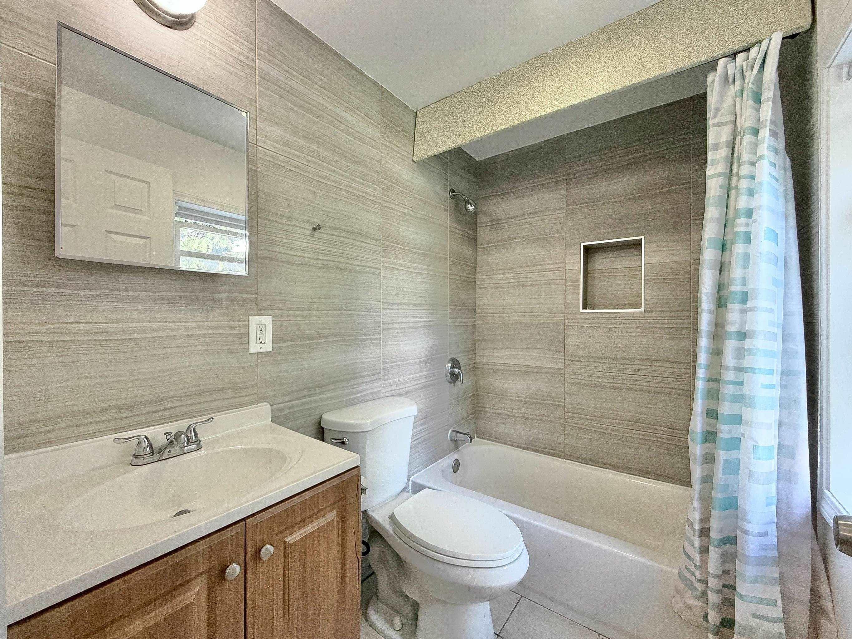 195 WEBSTER AVE Unit: 2