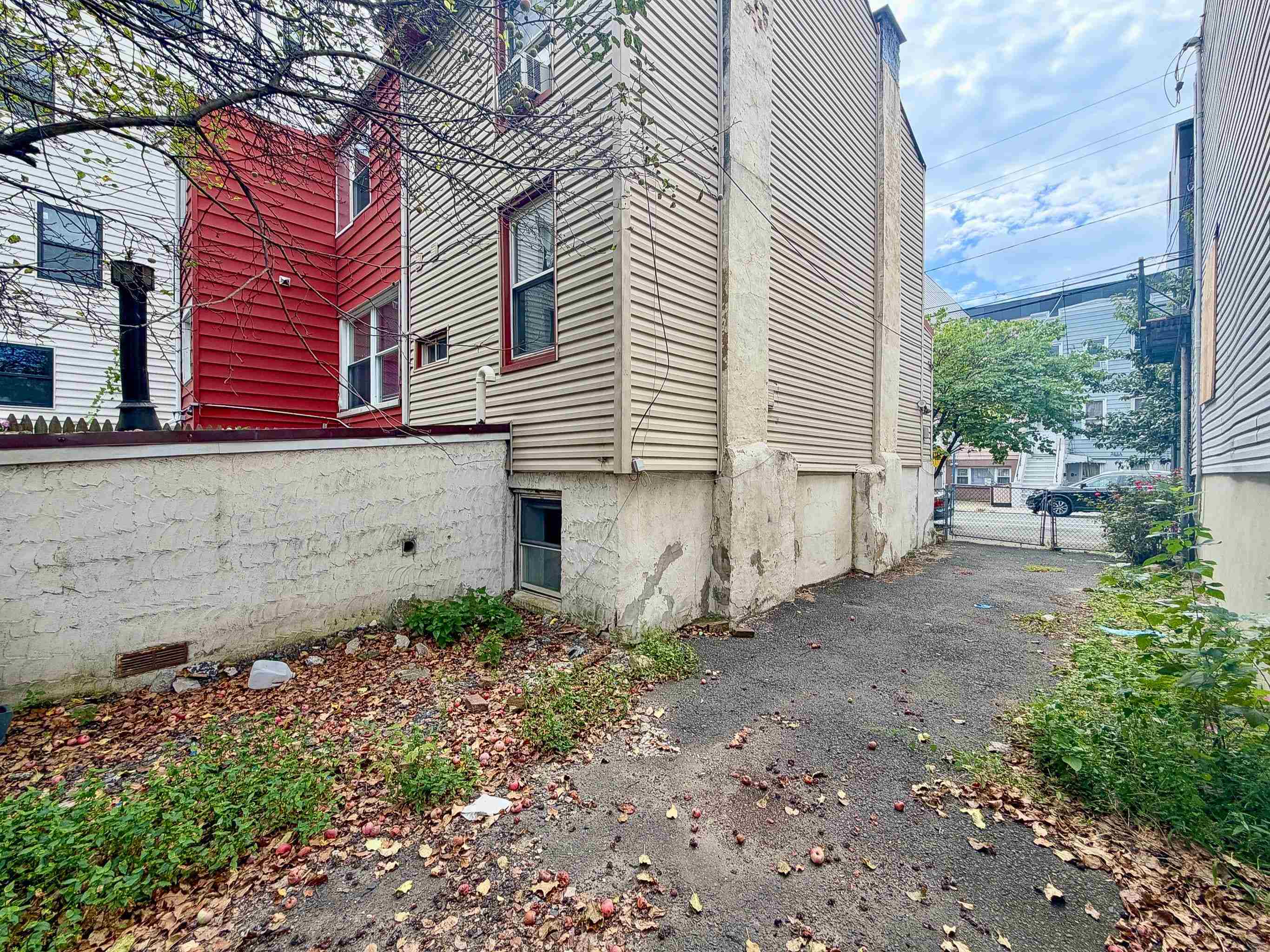 364.5 5TH ST