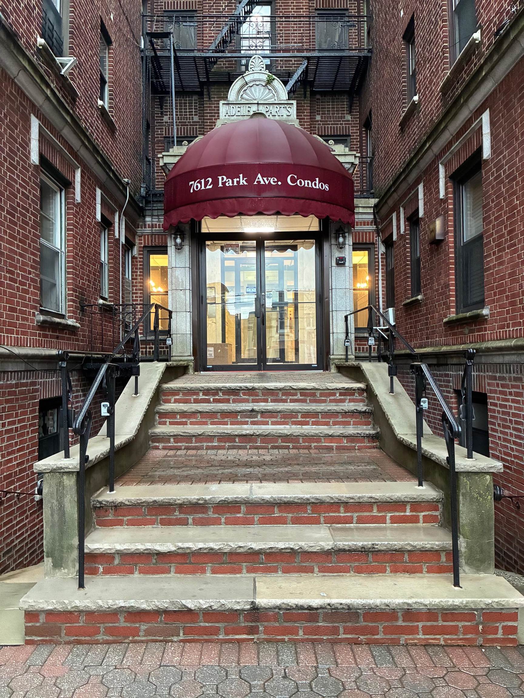 7612 PARK AVE Unit: B7