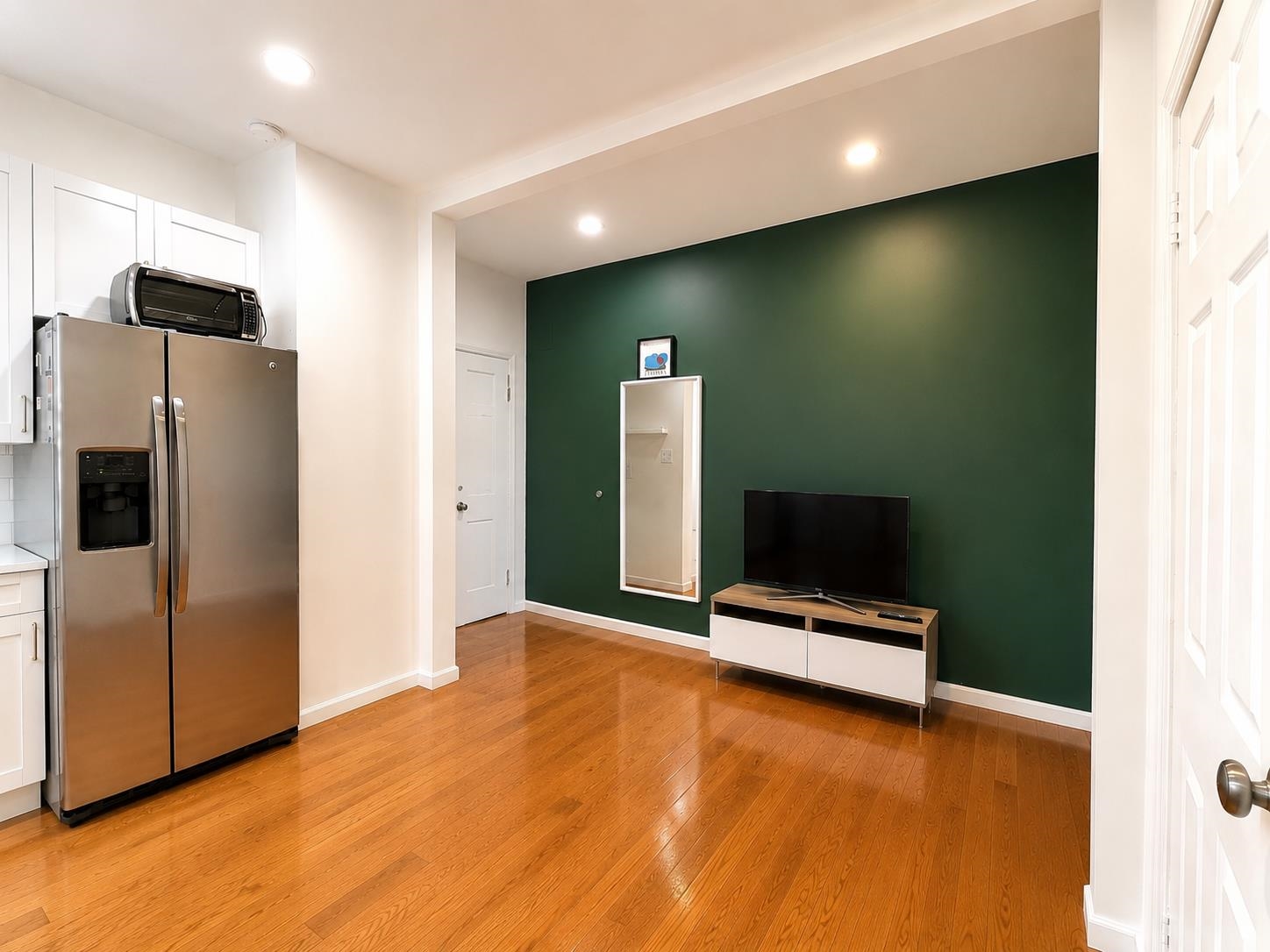 7612 PARK AVE Unit: B7