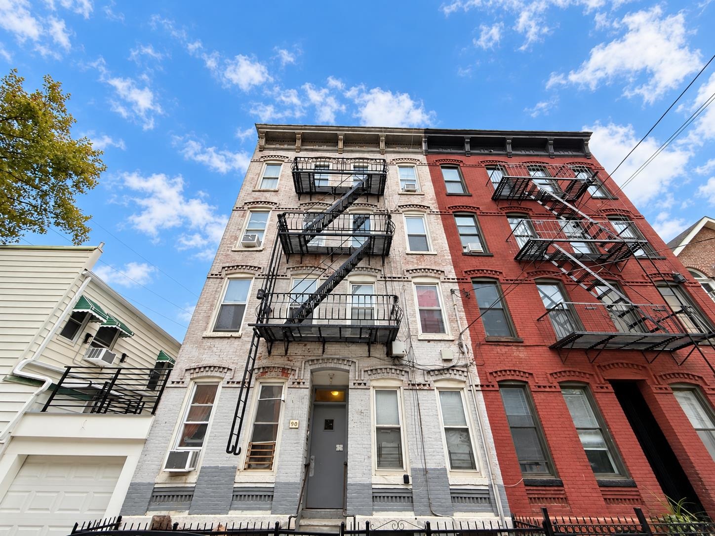 90 JORDAN AVE Unit: 8