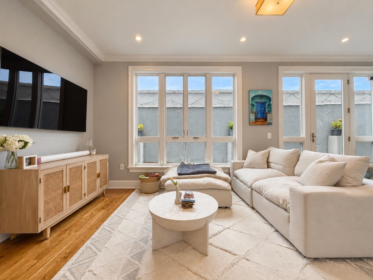 313 1ST ST Unit: 3A