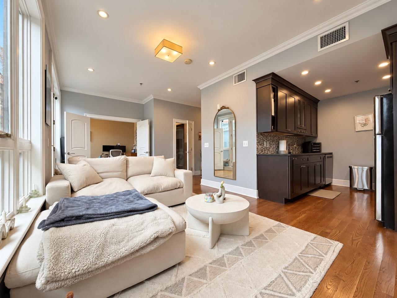 313 1ST ST Unit: 3A