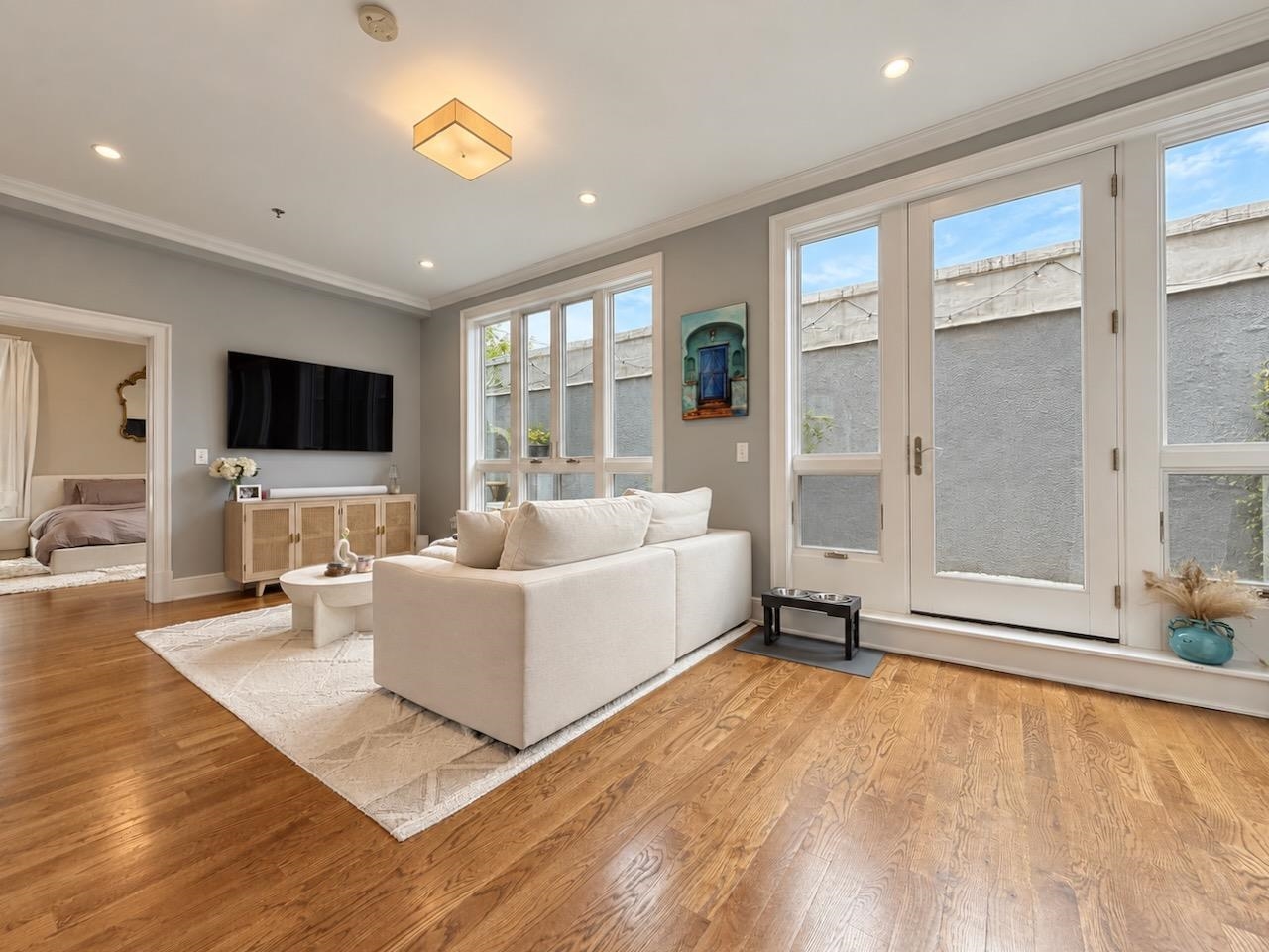 313 1ST ST Unit: 3A