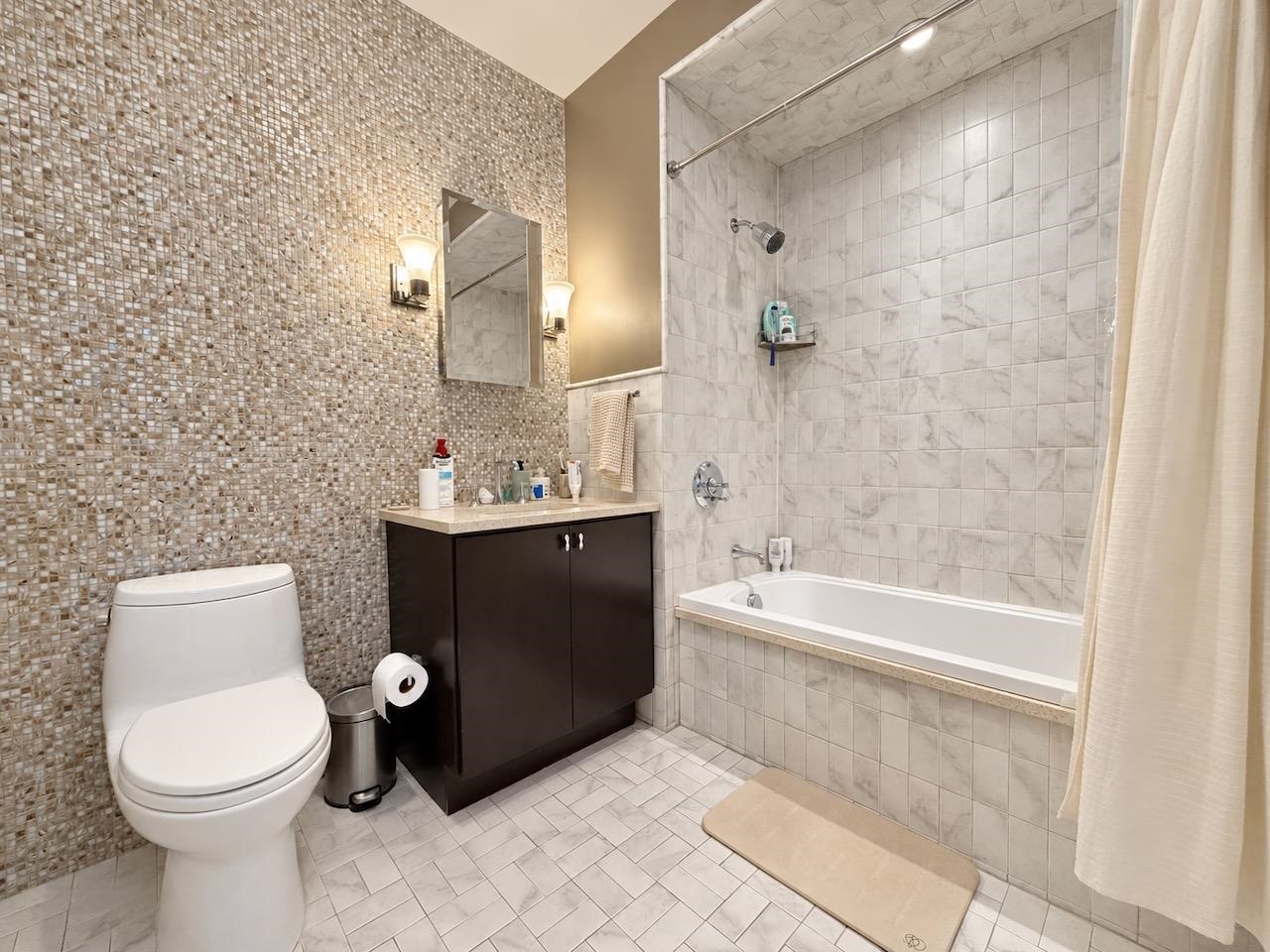 313 1ST ST Unit: 3A