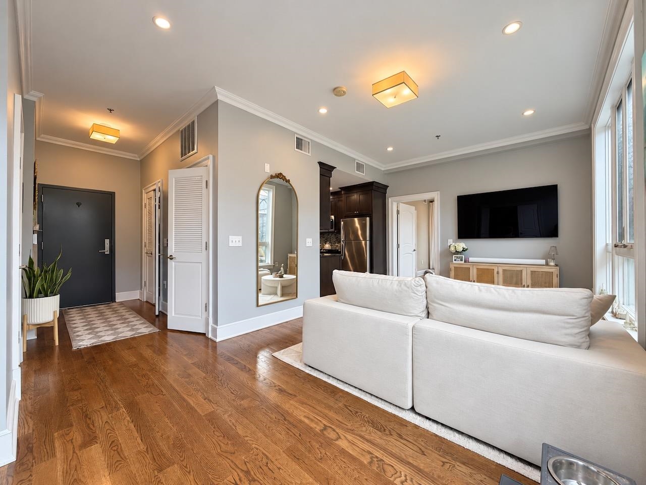 313 1ST ST Unit: 3A