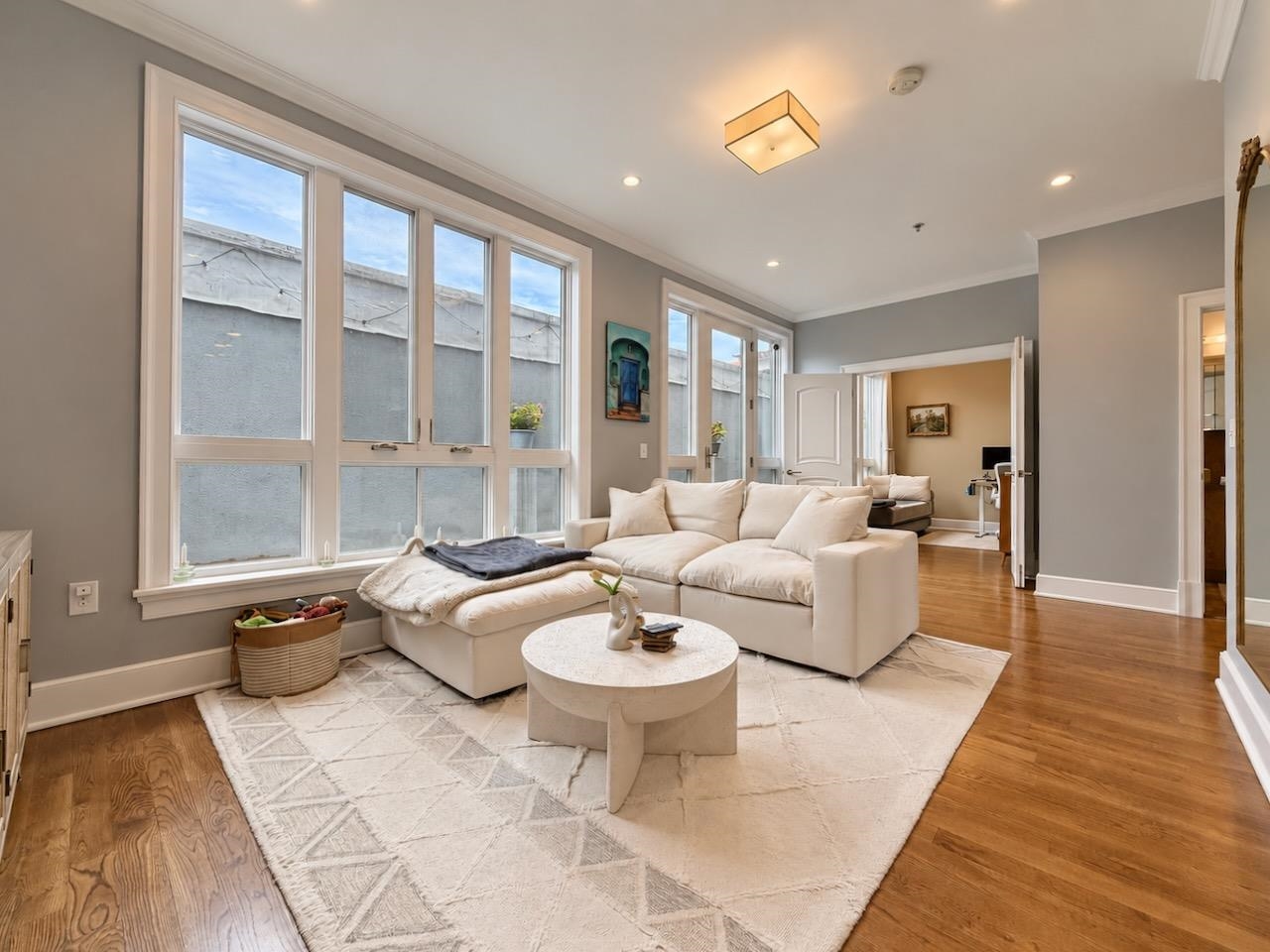 313 1ST ST Unit: 3A