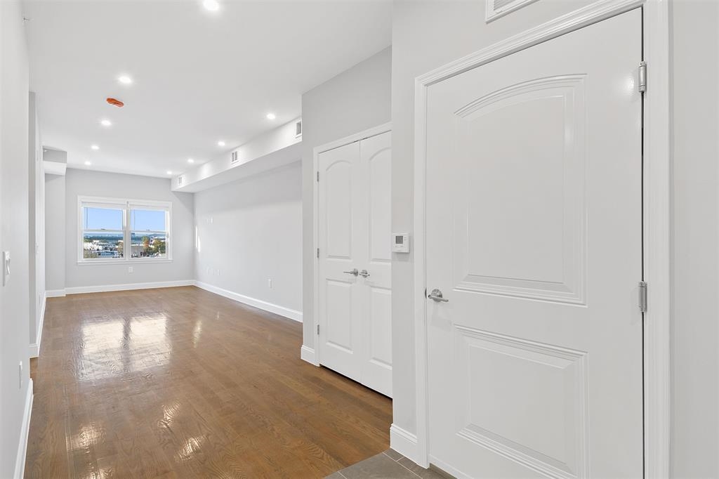 311-315 WEST SIDE AVE Unit: 106