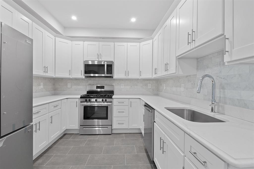 311-315 WEST SIDE AVE Unit: 106