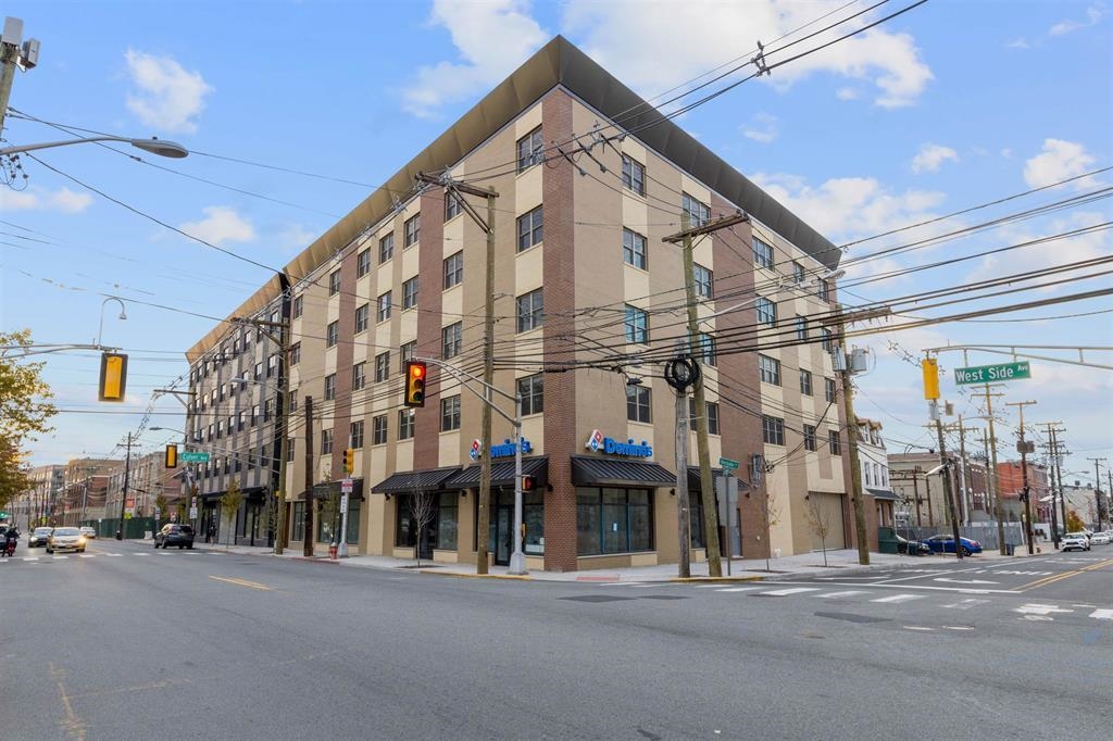 311-315 WEST SIDE AVE Unit: 106