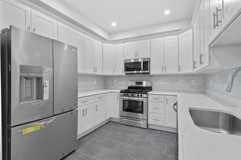 311-315 WEST SIDE AVE Unit: 106