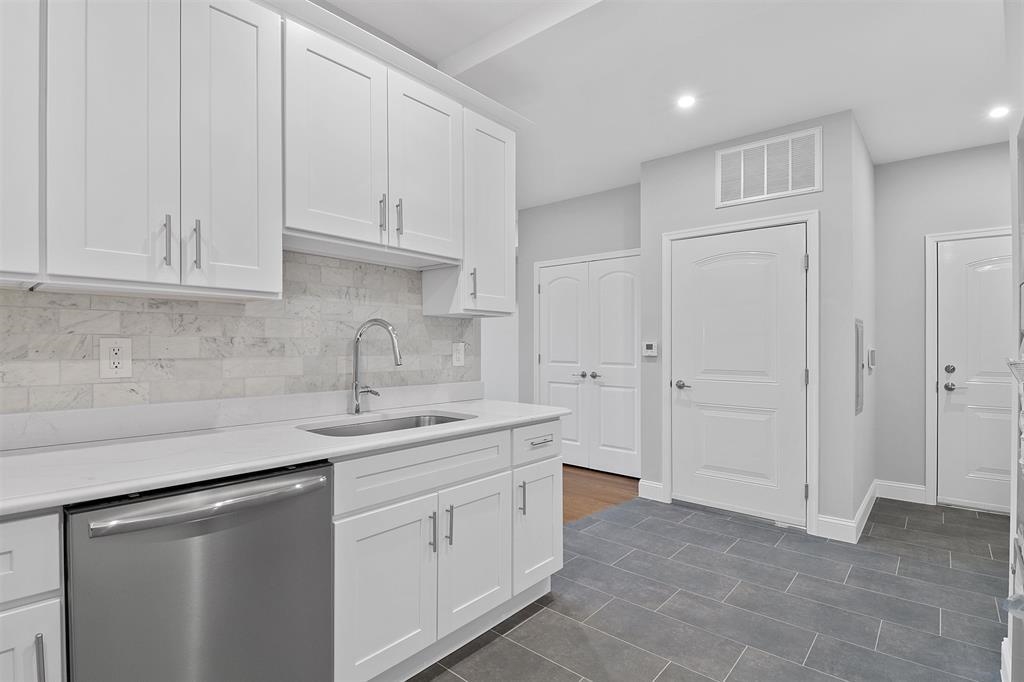 311-315 WEST SIDE AVE Unit: 106