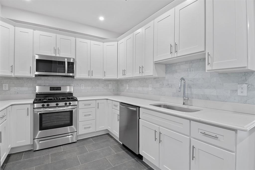 311-315 WEST SIDE AVE Unit: 106