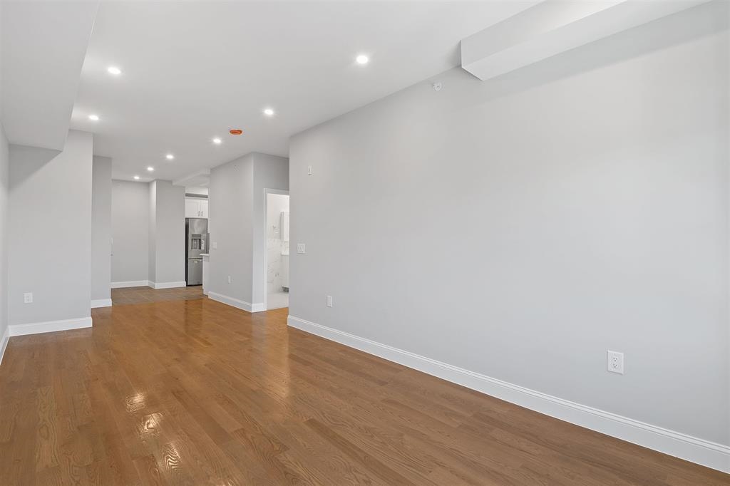 311-315 WEST SIDE AVE Unit: 106