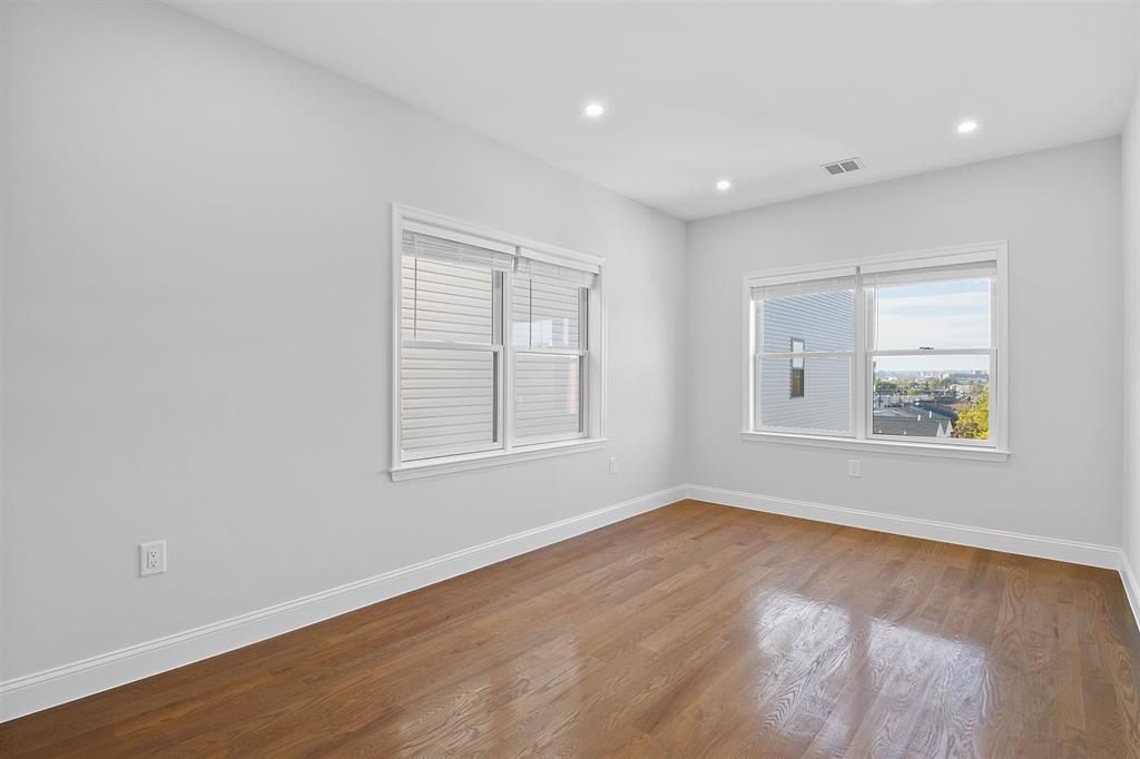 311-315 WEST SIDE AVE Unit: 106