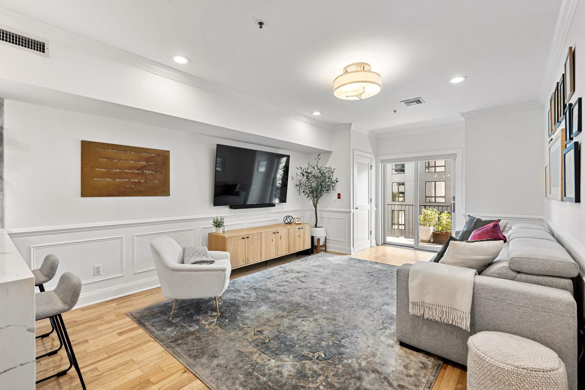 415 MADISON ST Unit: 2