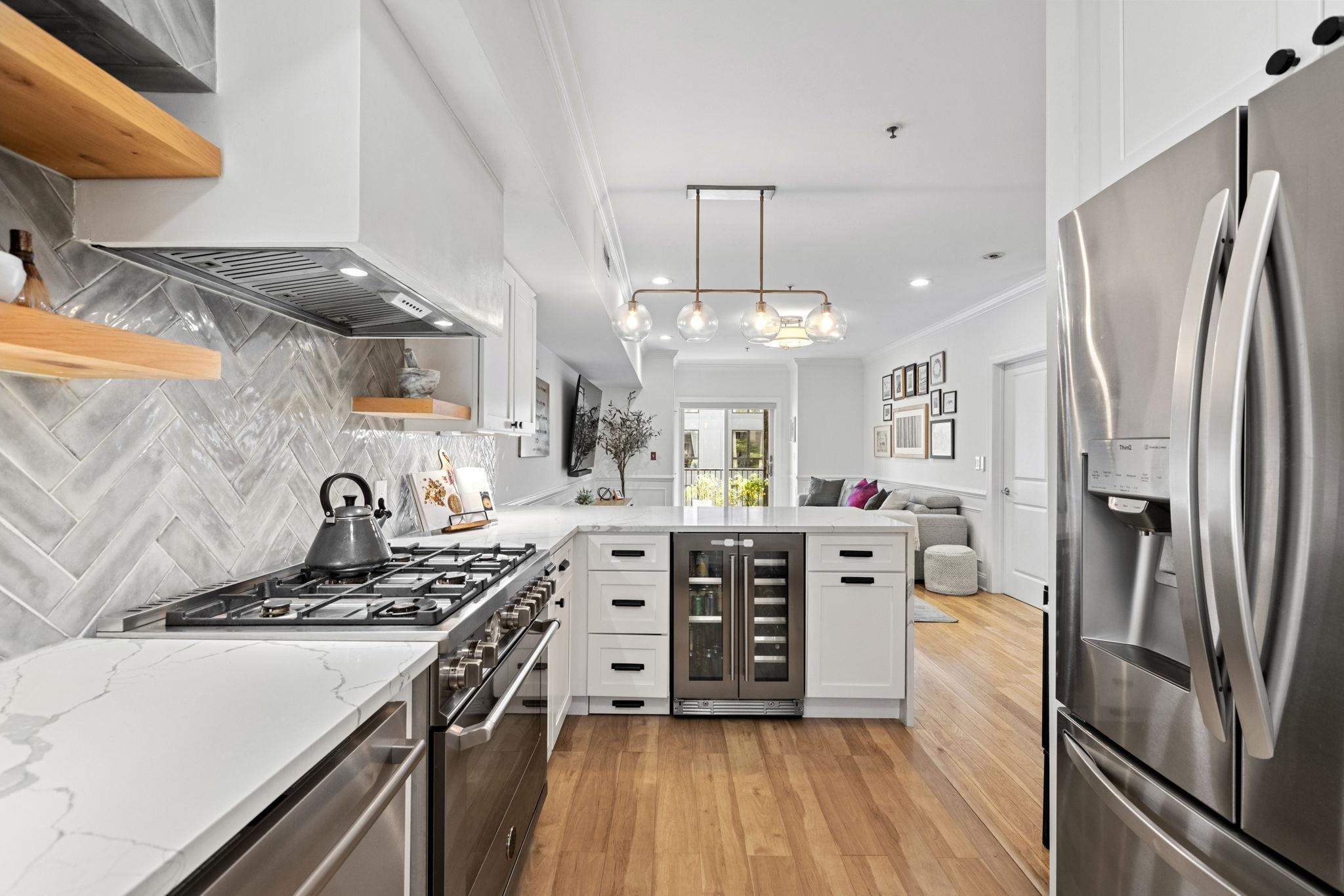 415 MADISON ST Unit: 2