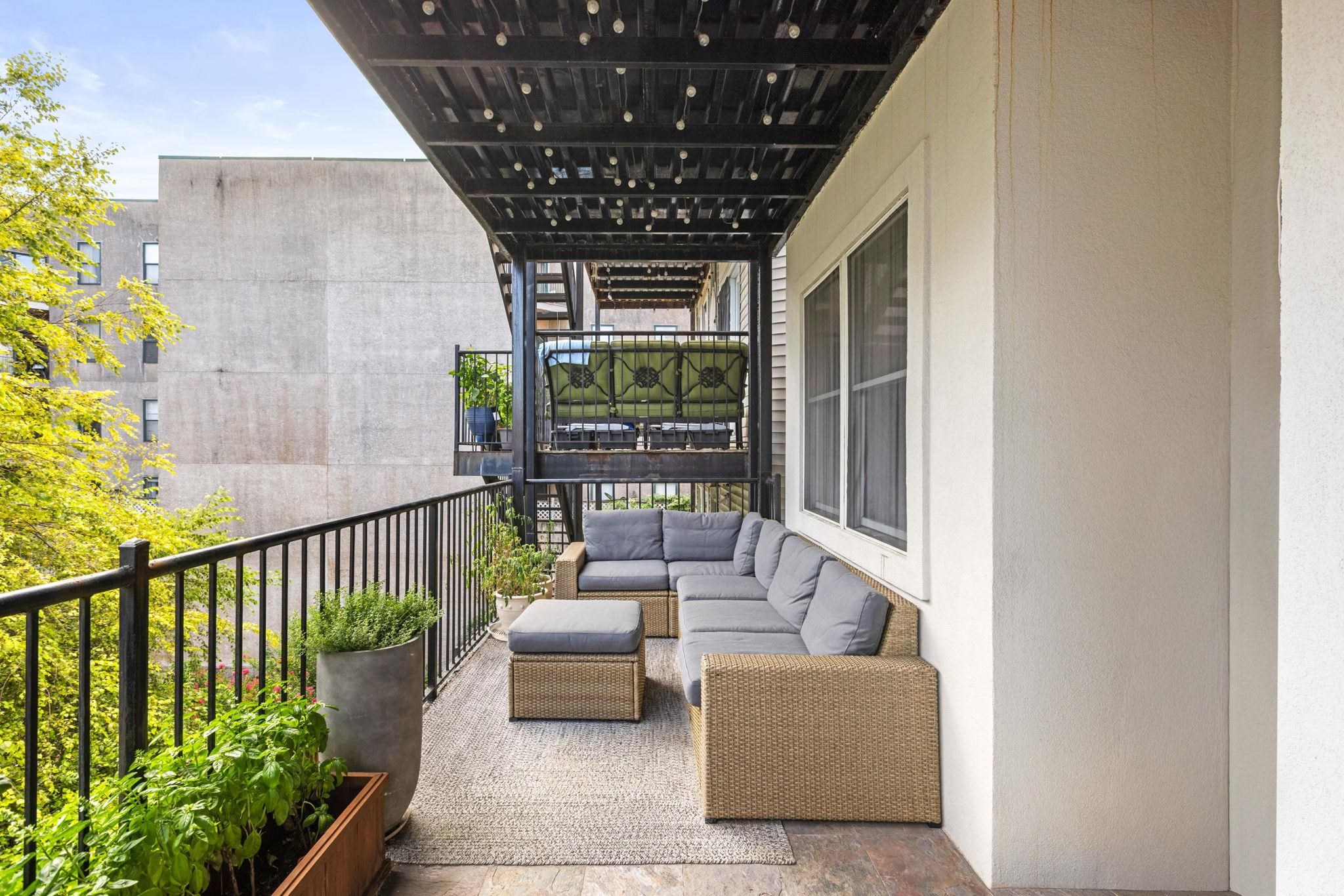 415 MADISON ST Unit: 2