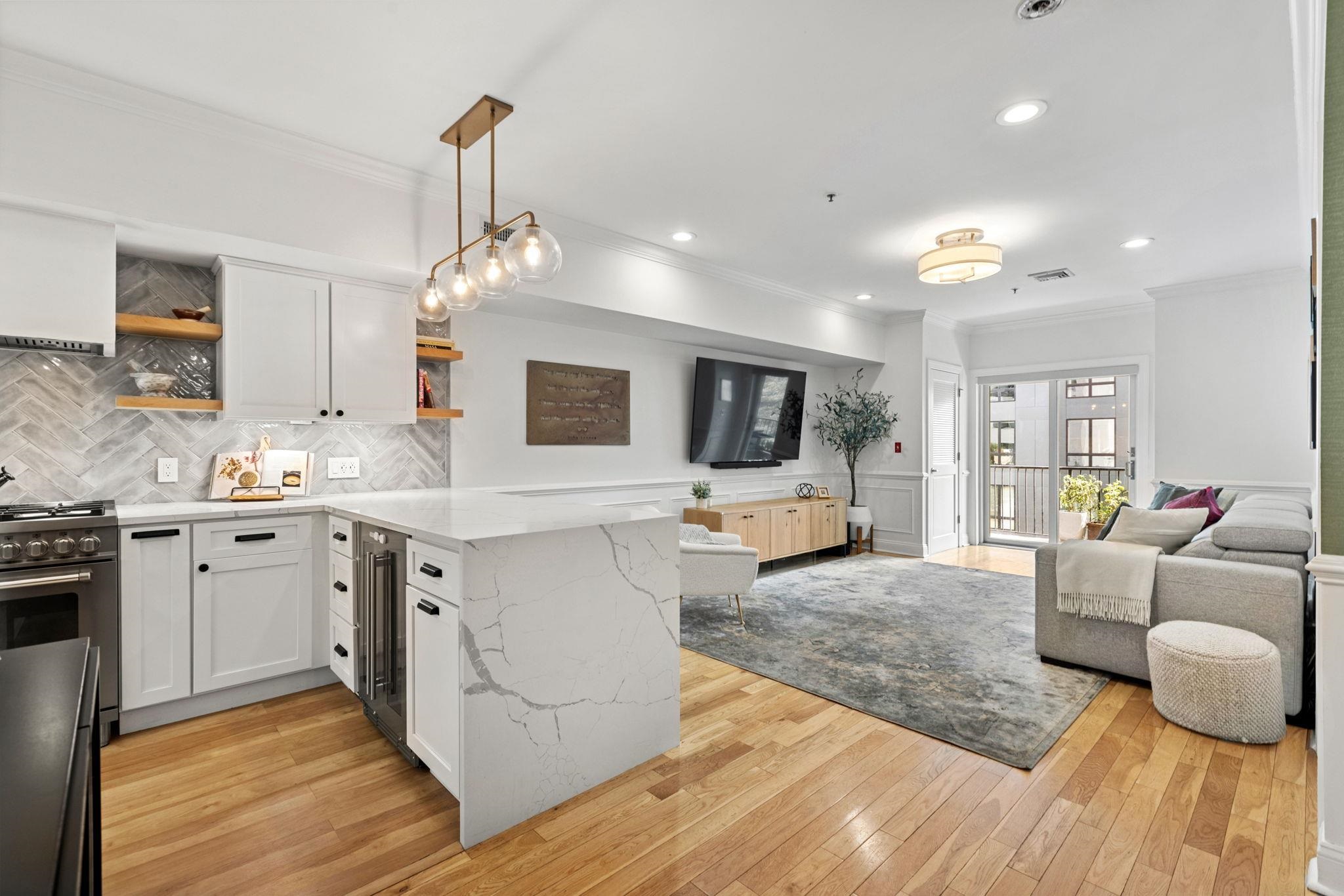 415 MADISON ST Unit: 2