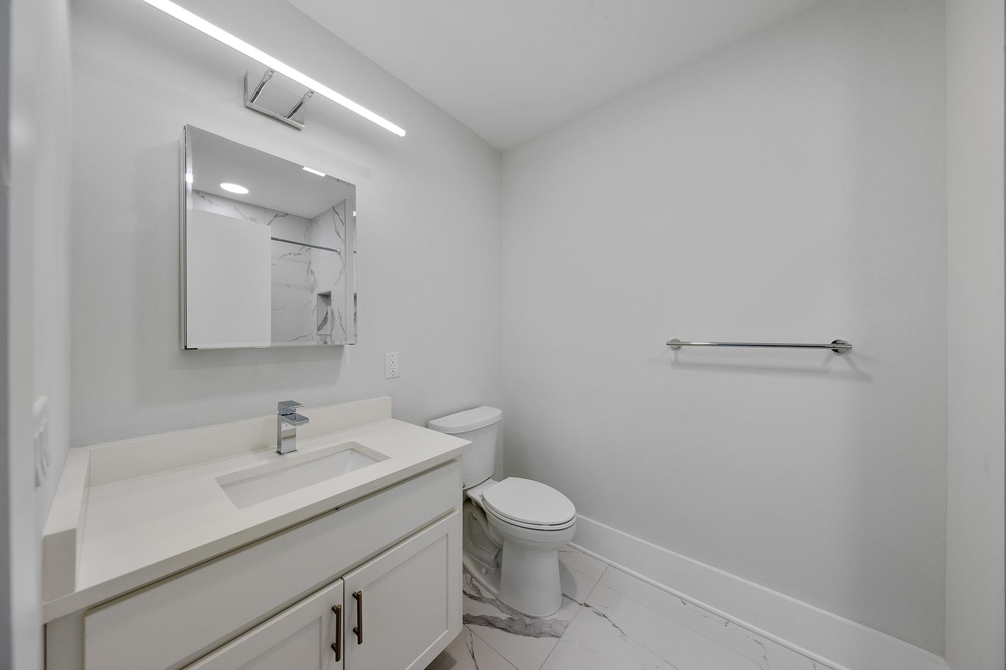 660 GRAND ST Unit: 406