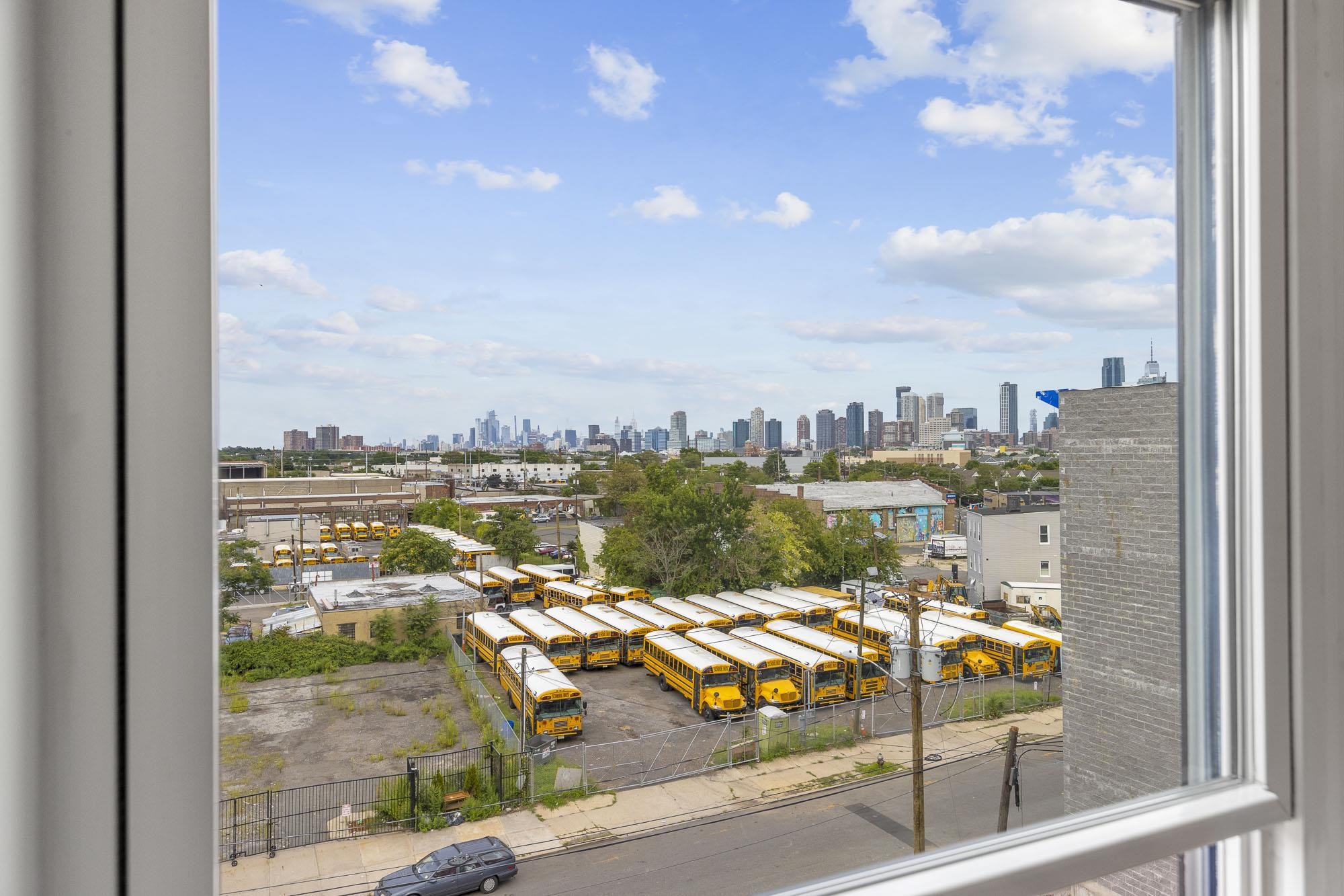 660 GRAND ST Unit: 406