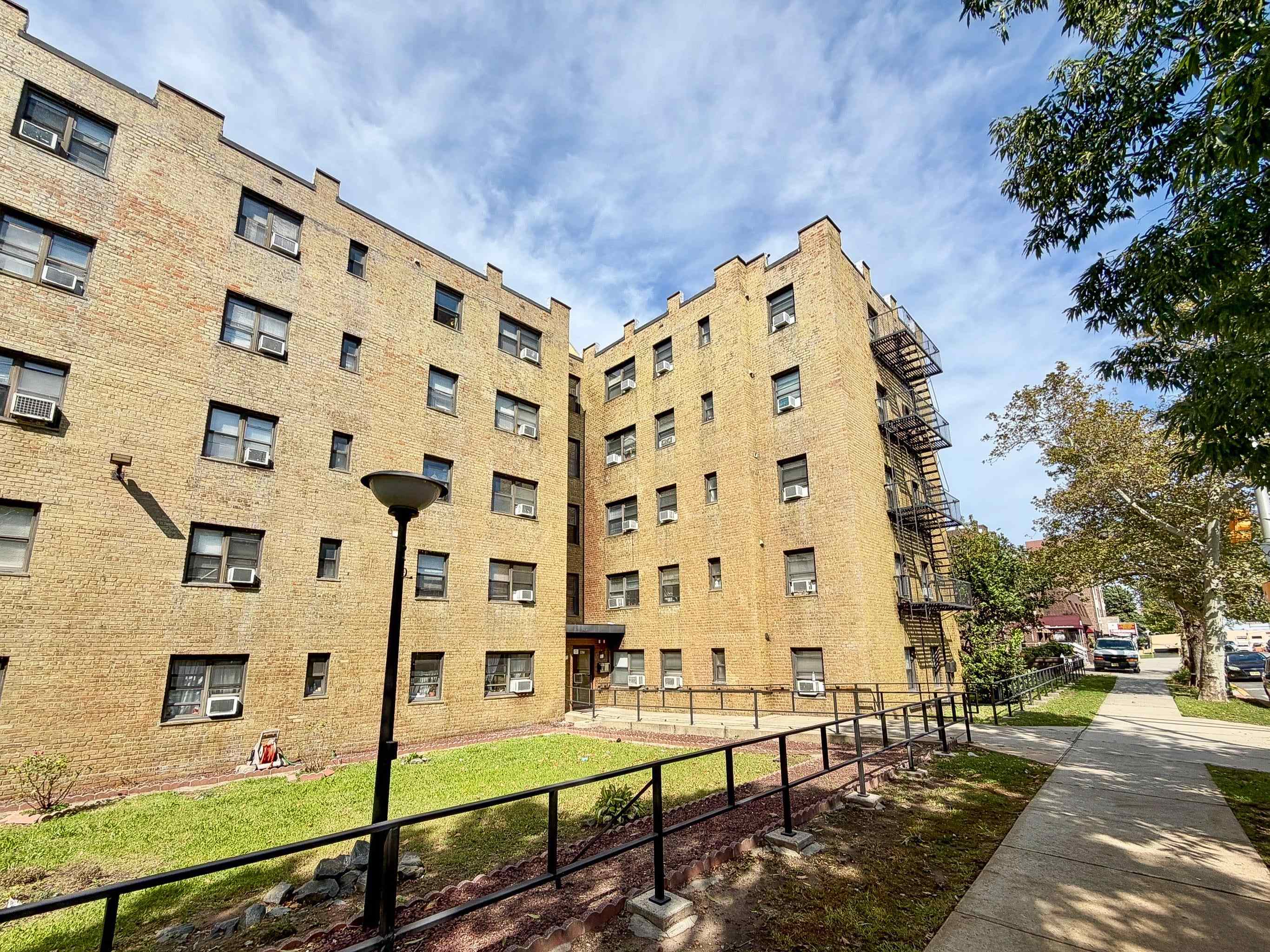 1817 JOHN F KENNEDY BLVD Unit: 5E