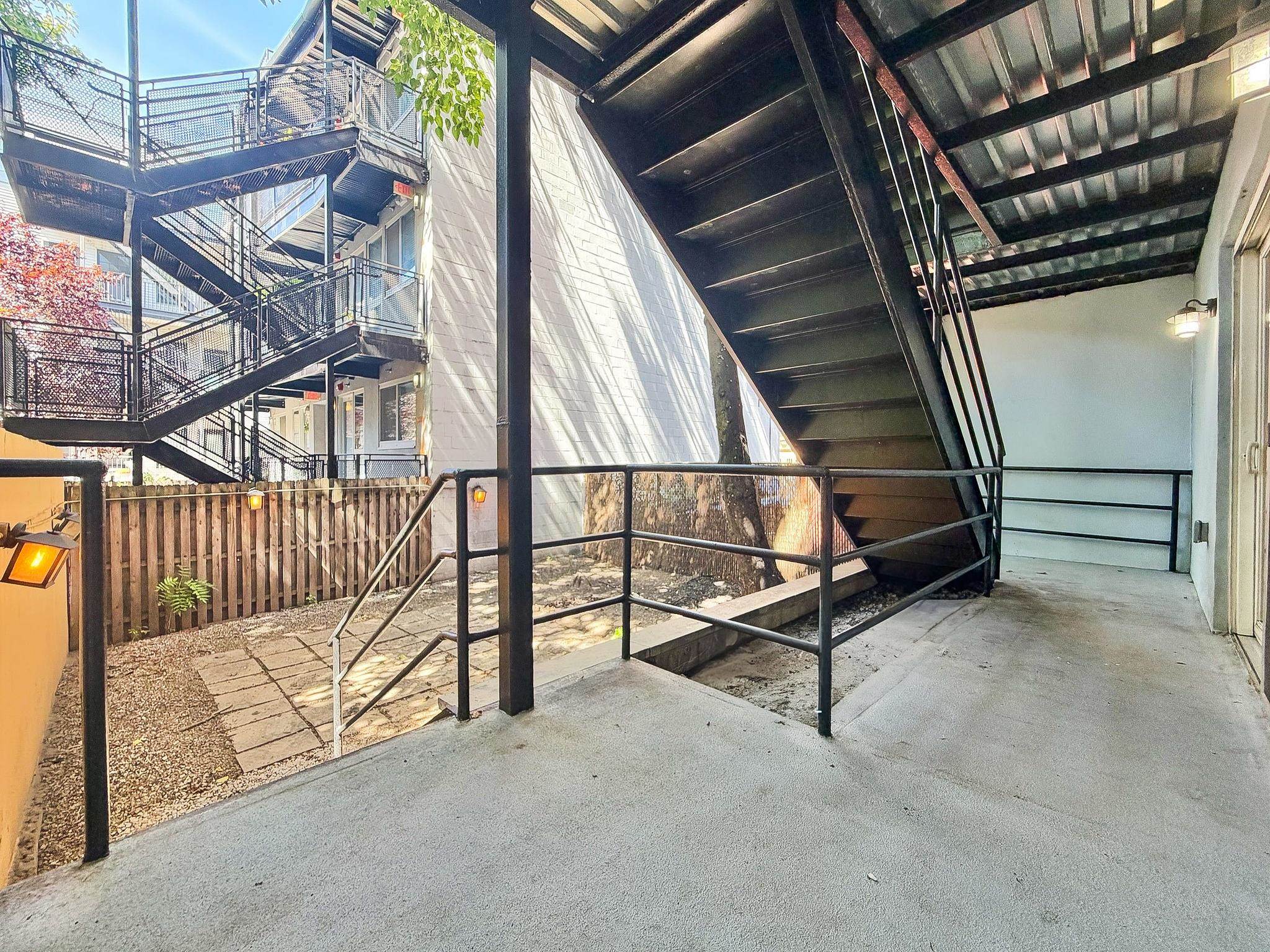130 MADISON ST Unit: 1B