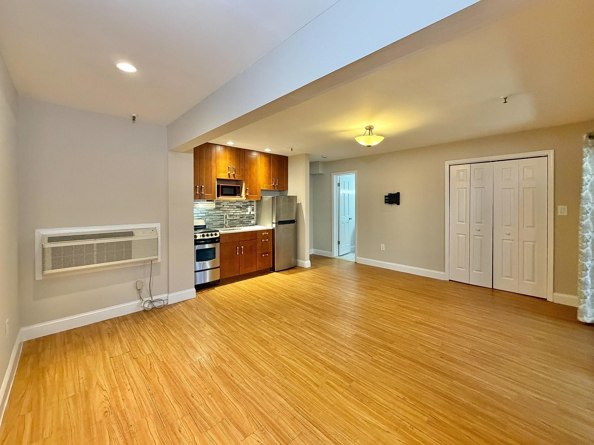 130 MADISON ST Unit: 1B