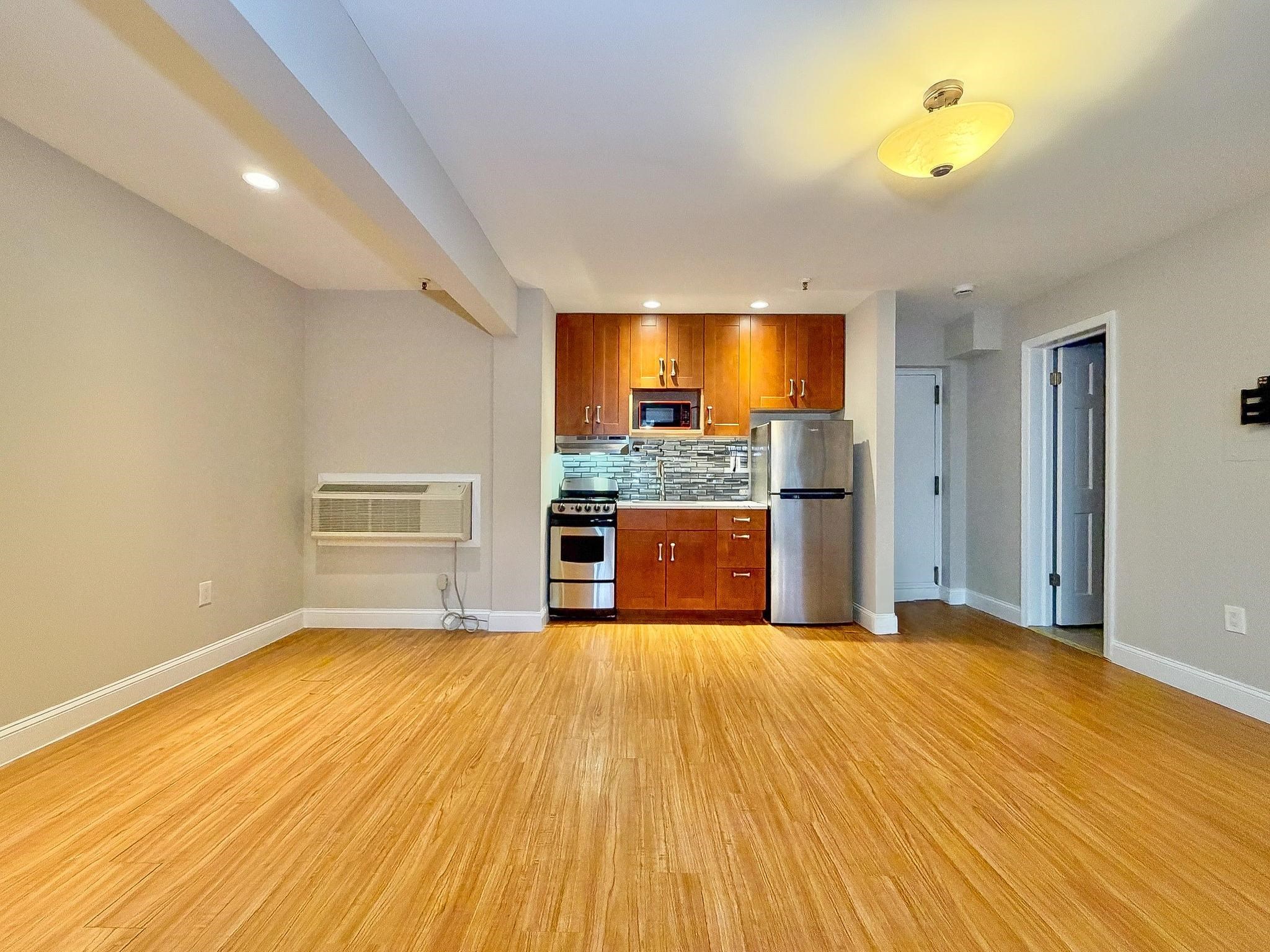 130 MADISON ST Unit: 1B