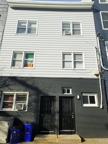 404 MADISON ST Unit: 2R