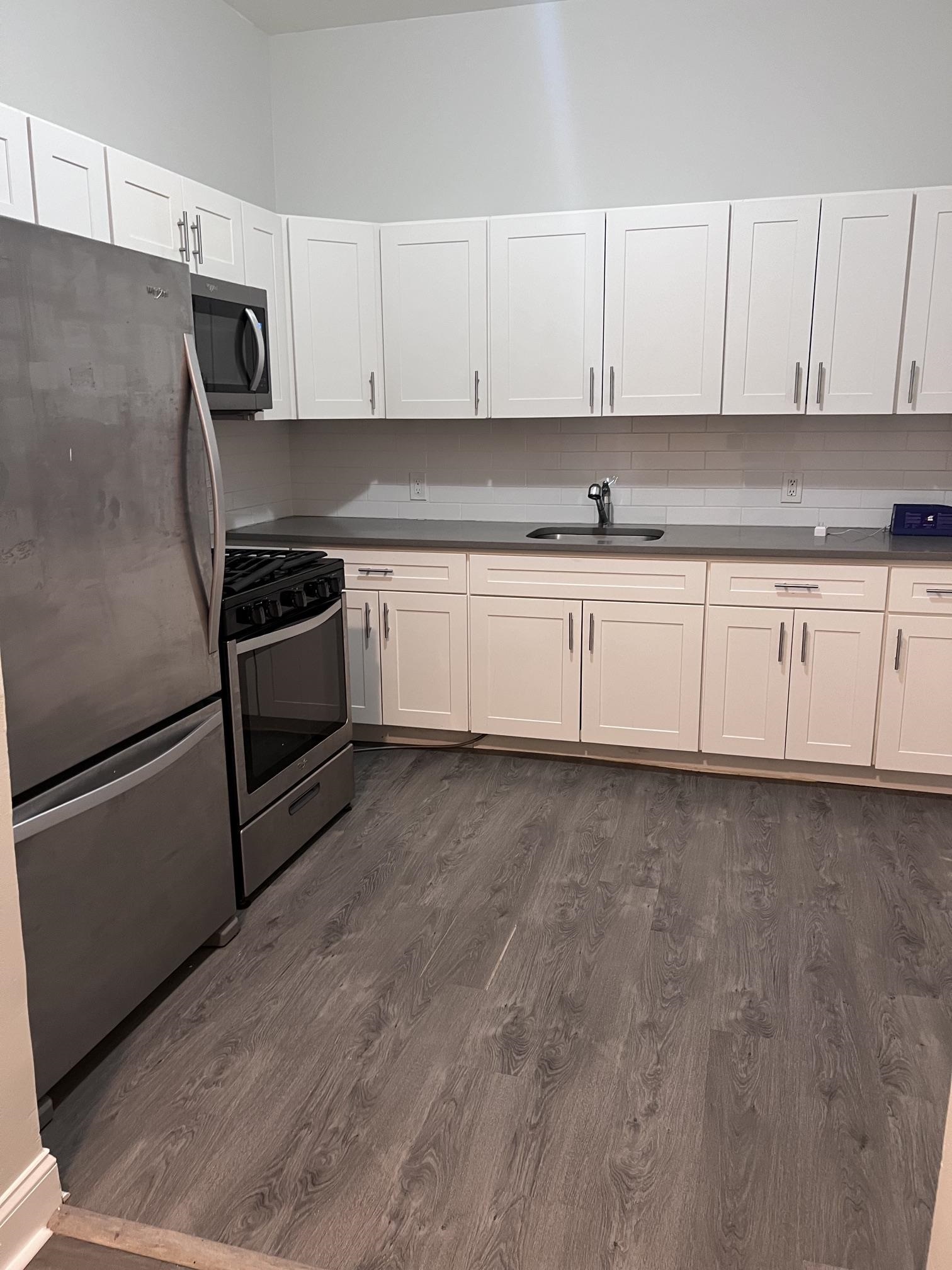 872 BERGEN AVE Unit: 4