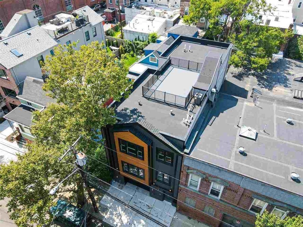 161 OGDEN AVE Unit: 2