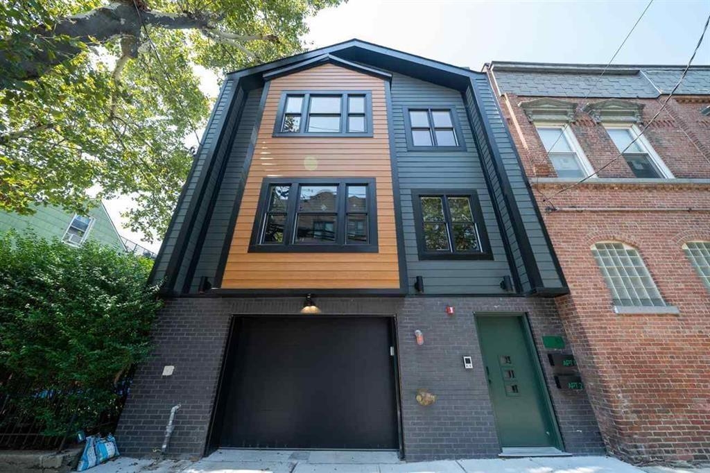 161 OGDEN AVE Unit: 2