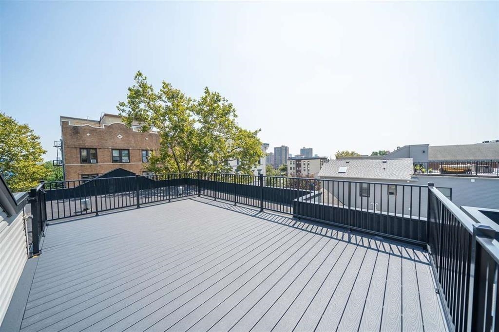 161 OGDEN AVE Unit: 2
