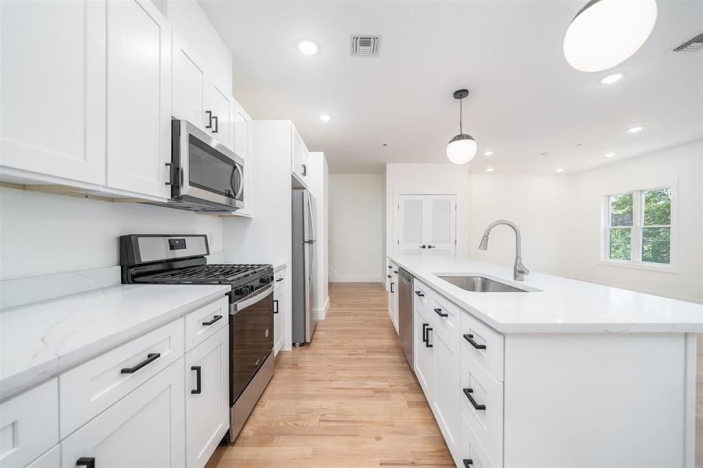 161 OGDEN AVE Unit: 2