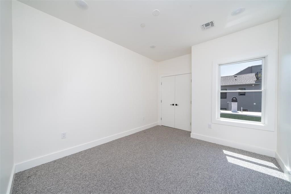 161 OGDEN AVE Unit: 2