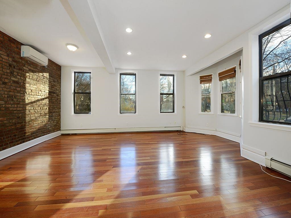 501 PARK AVE