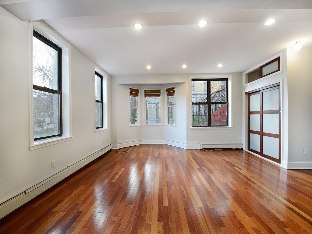 501 PARK AVE